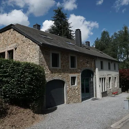 Grange De Lesse בית הארחה 3*